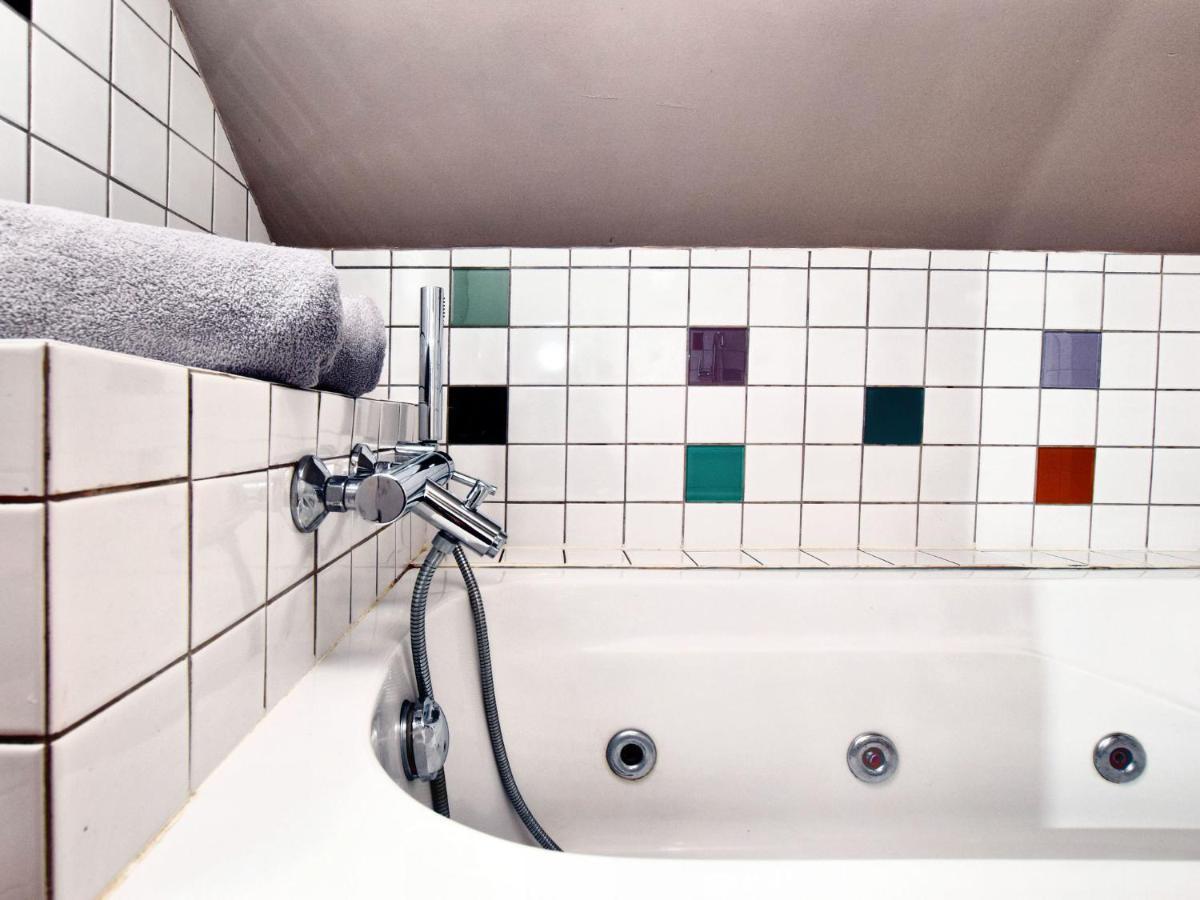 Tranquil Holiday Home In Mont With Bubble Bath Eksteriør billede